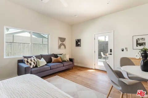 $1,800,000 | 3014 South Norton Avenue, Los Angeles, CA 90018