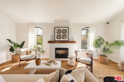 $1,800,000 | 3014 South Norton Avenue, Los Angeles, CA 90018