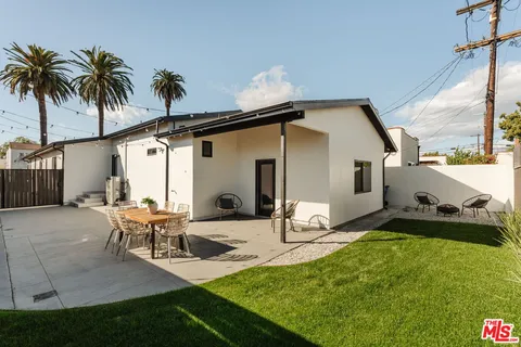 $1,800,000 | 3014 South Norton Avenue, Los Angeles, CA 90018