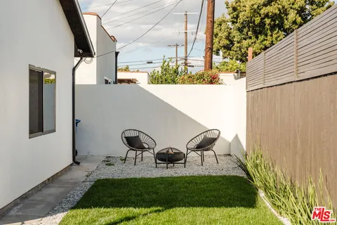 $1,800,000 | 3014 South Norton Avenue, Los Angeles, CA 90018