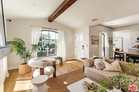 $1,800,000 | 3014 South Norton Avenue, Los Angeles, CA 90018