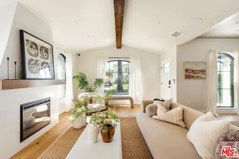 $1,800,000 | 3014 South Norton Avenue, Los Angeles, CA 90018