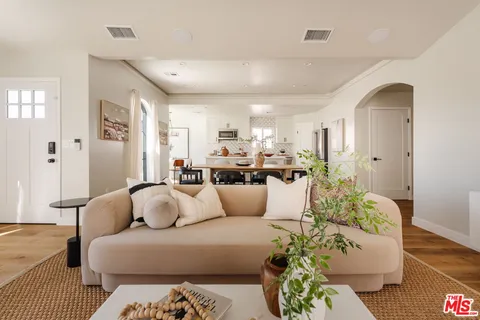 $1,800,000 | 3014 South Norton Avenue, Los Angeles, CA 90018