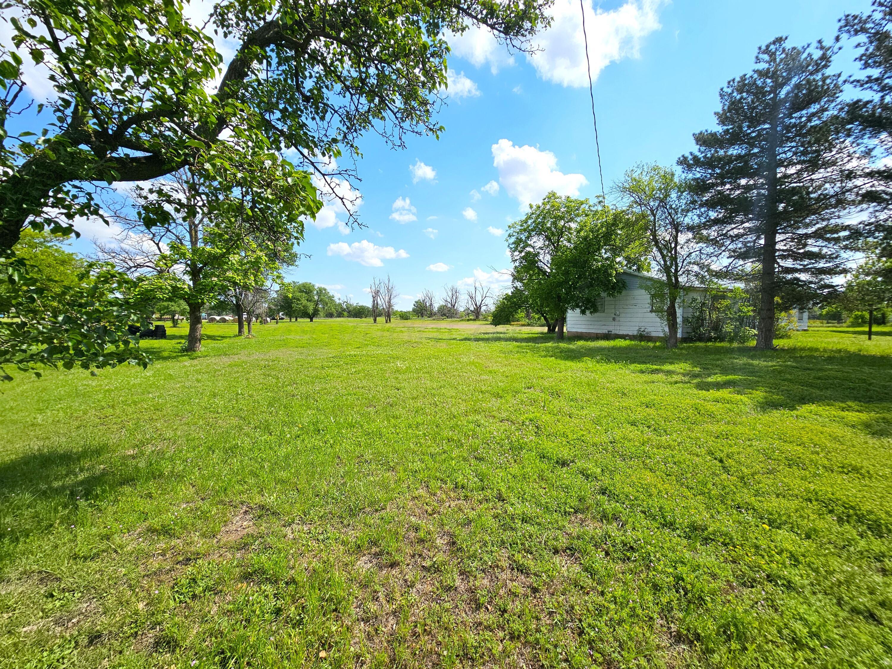 409 Heasley Street McLean, TX 79057 - Photo 2 of 19 20250509_110006