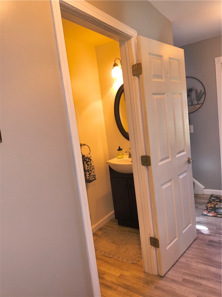 4553 Lower River Road Lewiston, NY 14092 - Photo 12 of 34