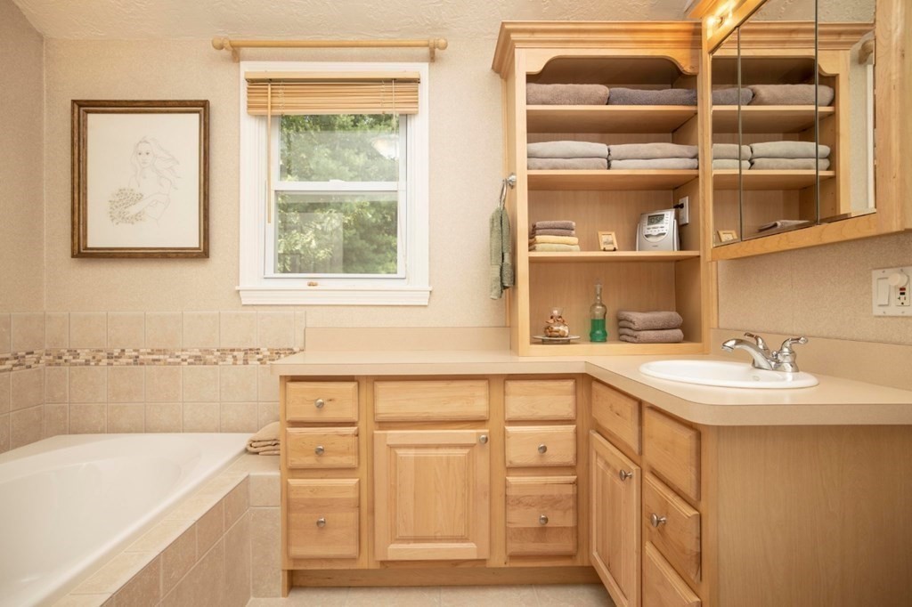 19 Sunnybrook Lane Canton, MA 02021 - Photo 16 of 35 Gallery Image 16