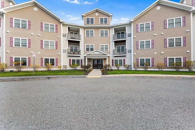 $649,000 | 360 Andover Street, Unit 1310, Danvers, MA 01923