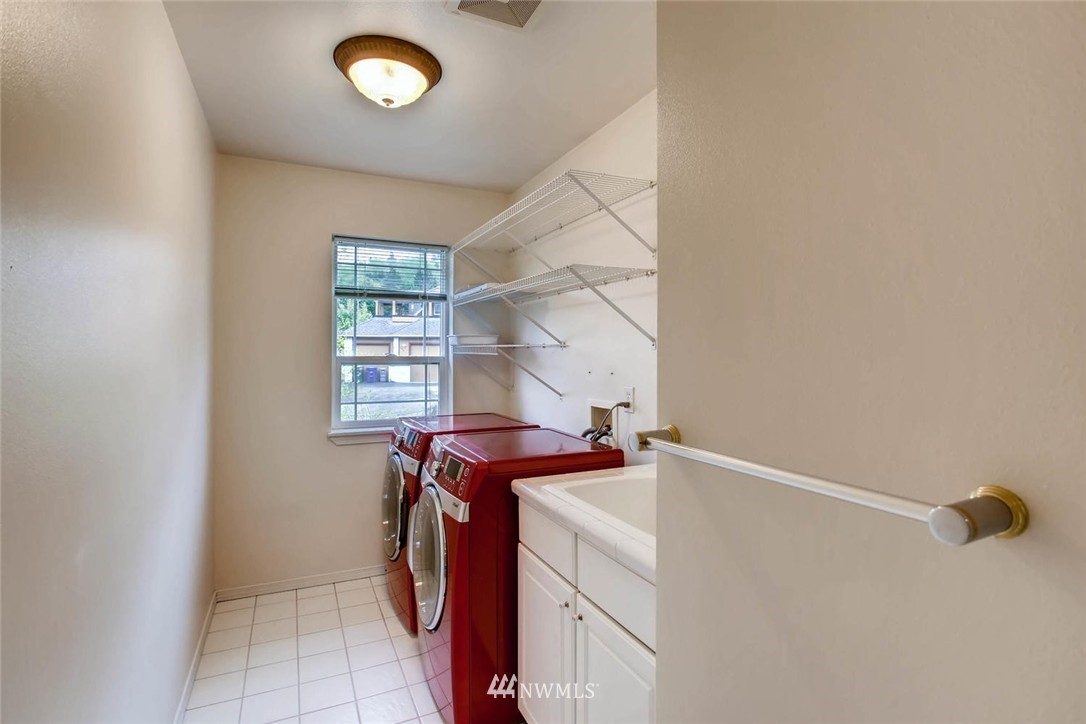 2501 134th Avenue Southeast Bellevue, WA 98005 - Photo 15 of 25