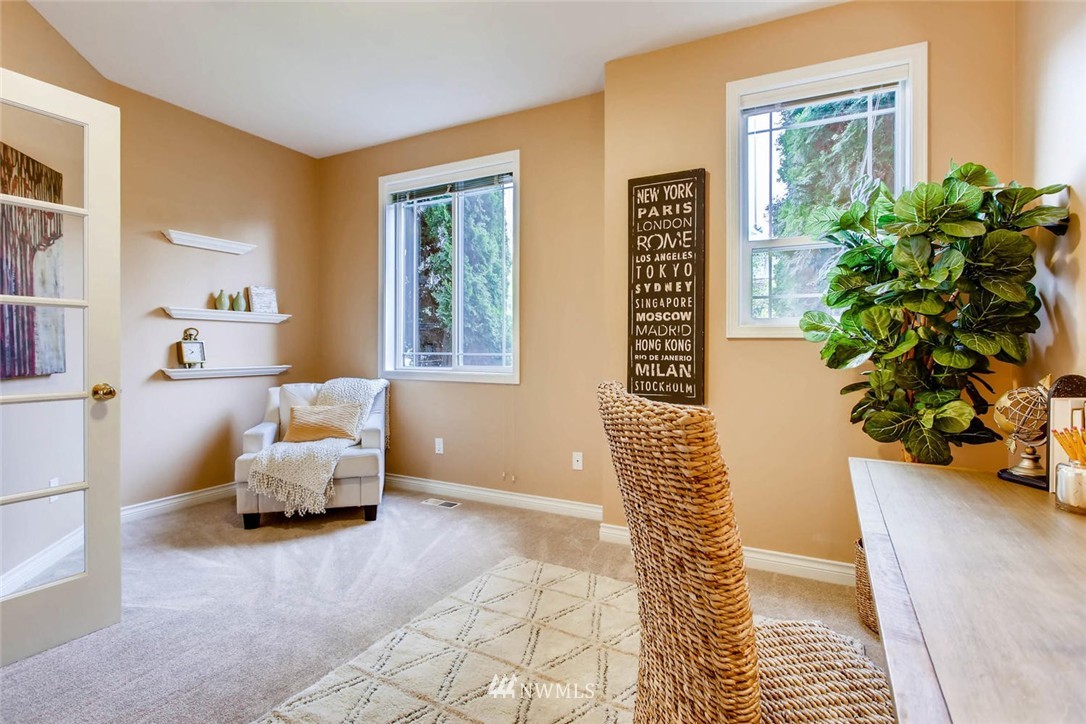 2501 134th Avenue Southeast Bellevue, WA 98005 - Photo 4 of 25