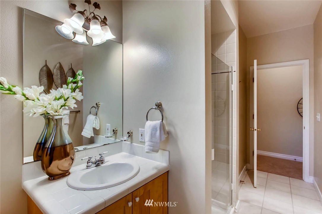 2501 134th Avenue Southeast Bellevue, WA 98005 - Photo 8 of 25