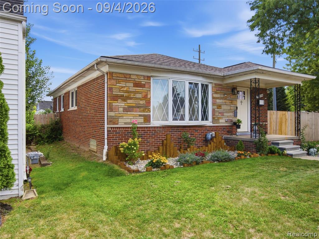 17830 Martin Road Roseville, MI 48066 - Photo 8 of 29 Gallery Image 8