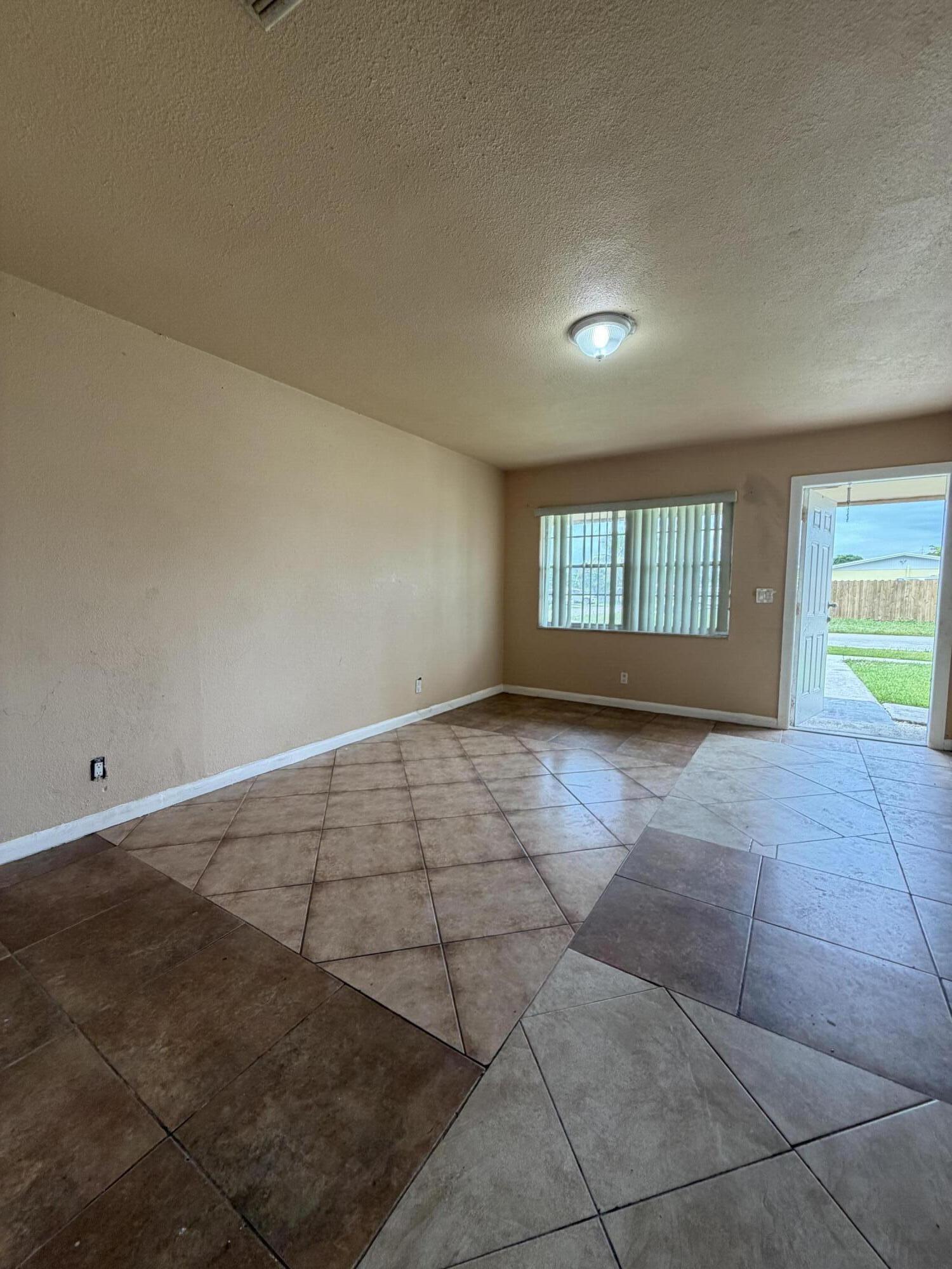 3243 Grove Road Boynton Beach, FL 33435 - Photo 5 of 33 IMG_1149
