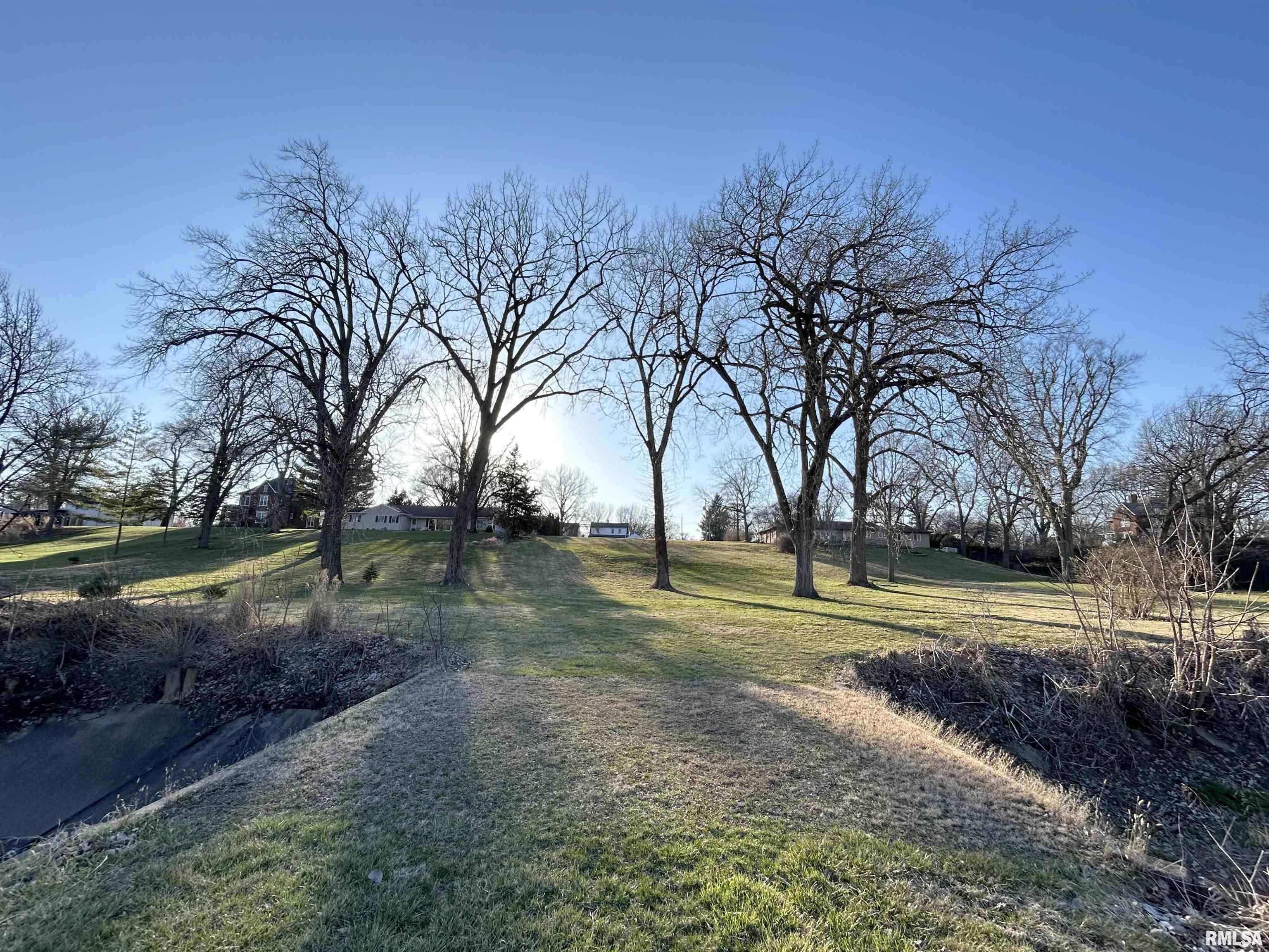 3215 Knoxville Avenue Peoria, IL 61604 - Photo 1 of 4