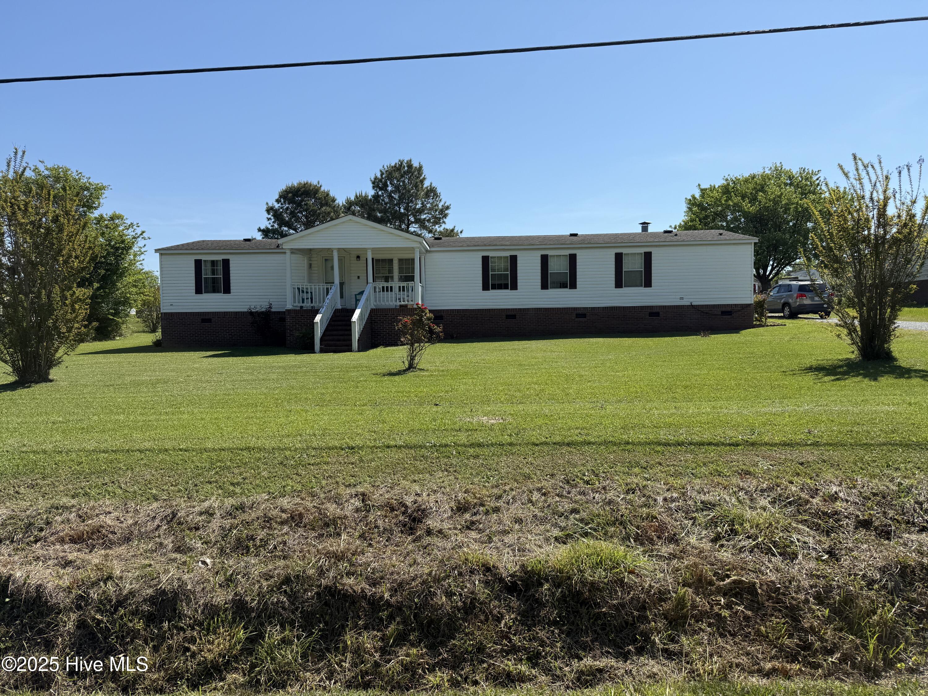 274 Norris Road Swansboro, NC 28584 - Photo 1 of 45 Flag Photo