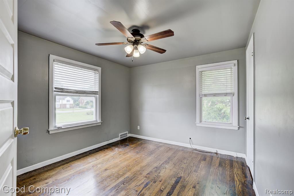 21797 Moross Road Detroit, MI 48236 - Photo 16 of 29