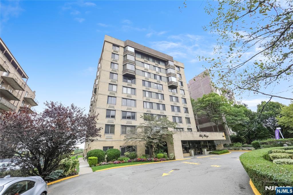 344 Prospect Avenue, Unit 4C Hackensack, NJ 07601 - Photo 18 of 19 a building view