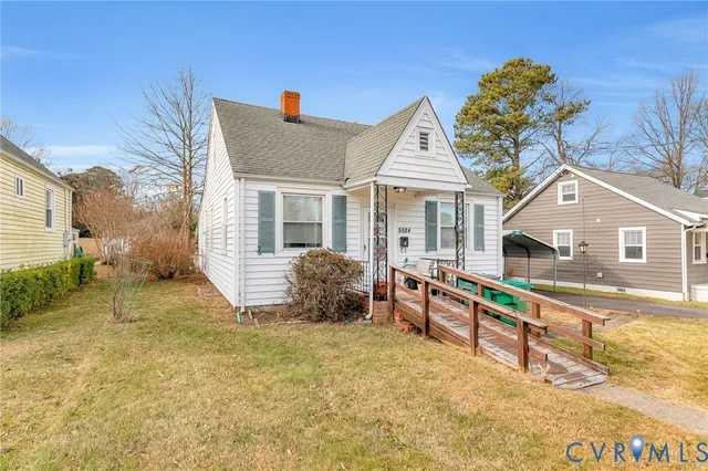 a house view with a outdoor space