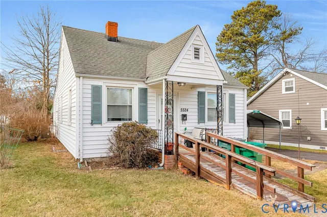a house view with a outdoor space