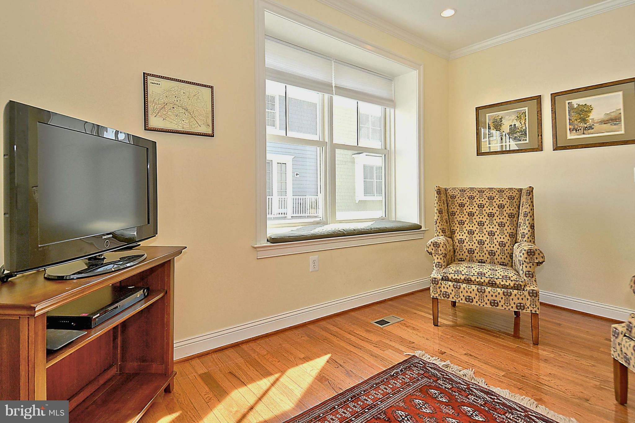 8910 Courts Way Silver Spring, MD 20910 - Photo 12 of 29 Interior (General)