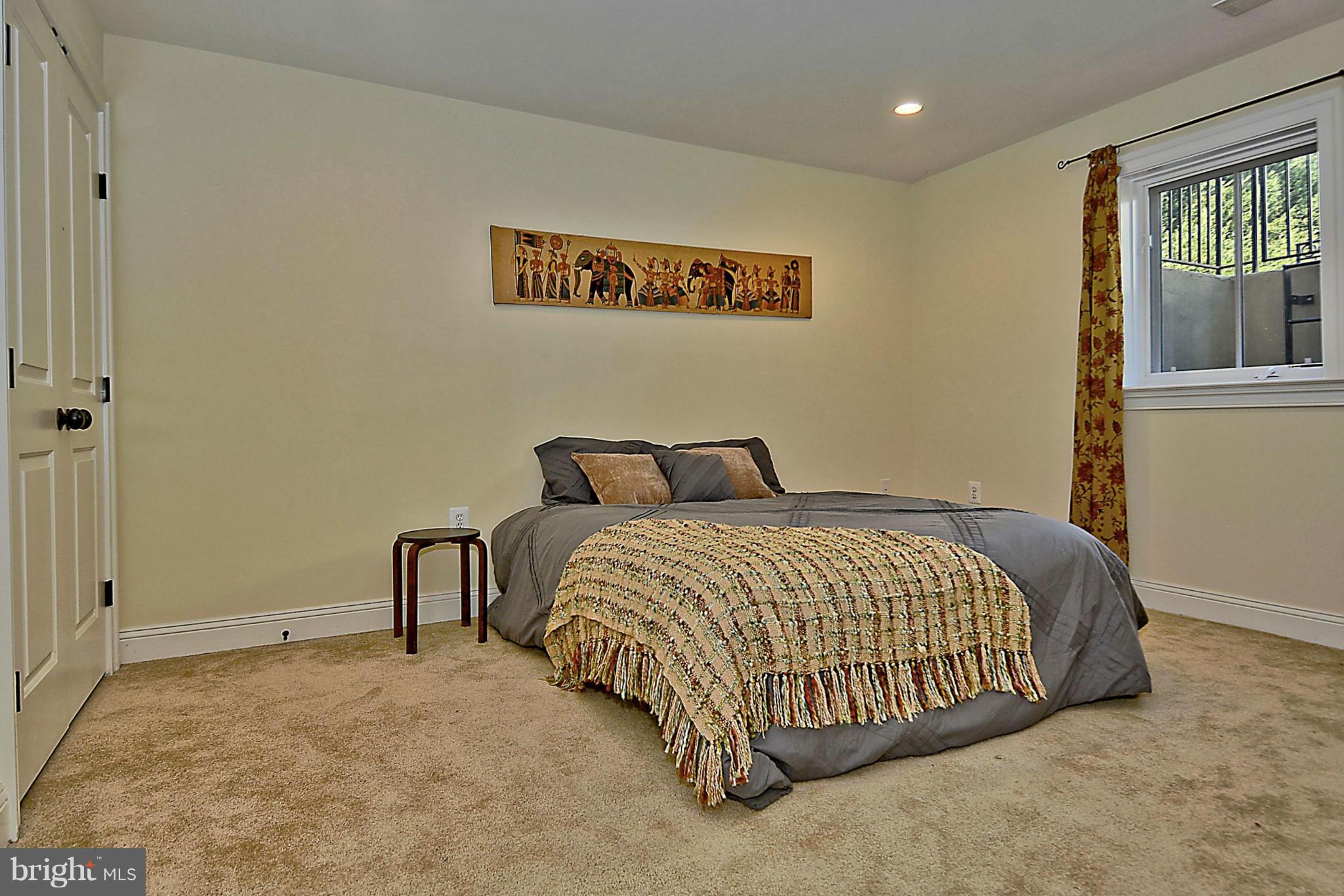 8910 Courts Way Silver Spring, MD 20910 - Photo 26 of 29 Bedroom