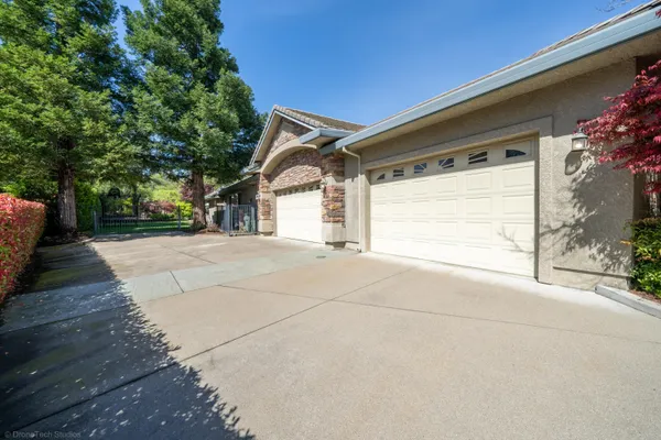 $1,189,000 | 19565 San Vincente Drive, Redding, CA 96003