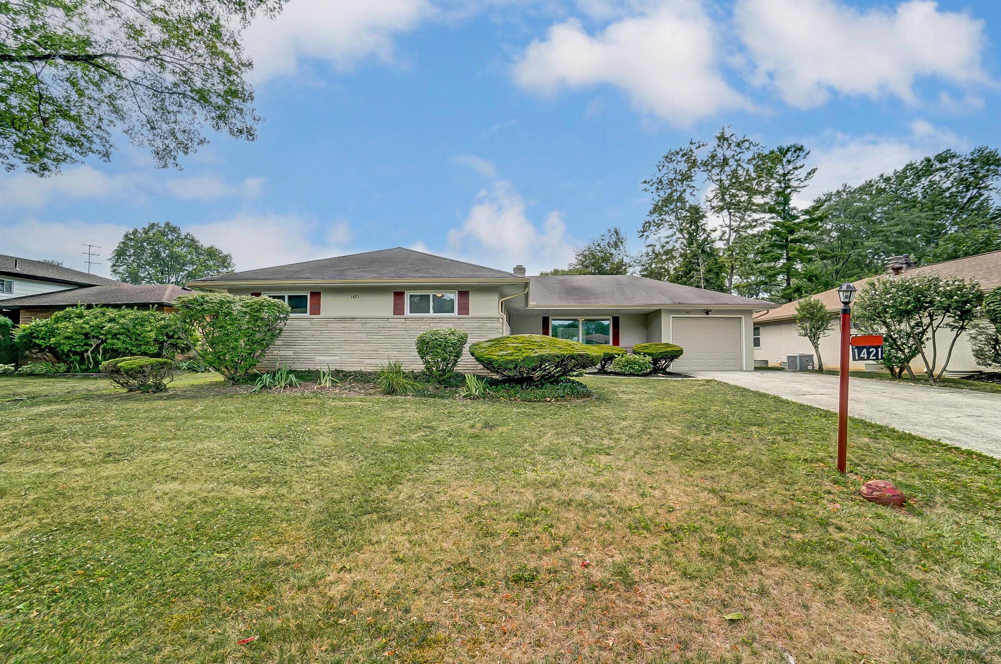 1421 Kenwick Road Columbus, OH 43209 - Photo 5 of 82 003