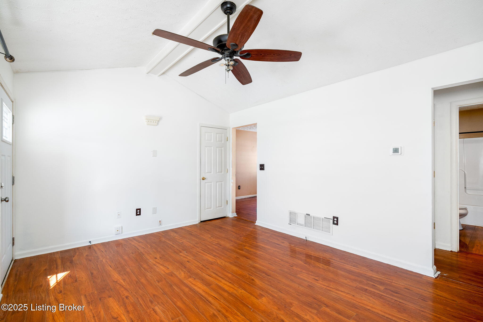 452 West Blue Lick Road Shepherdsville, KY 40165 - Photo 8 of 24 452 W Blue Lick Rd-12