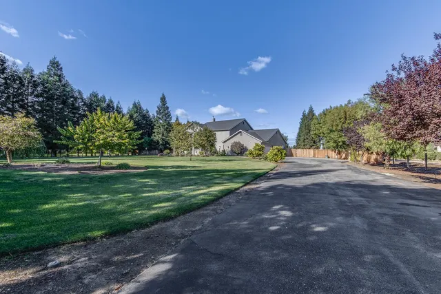 $1,050,000 | 11722 East Ashlan Avenue, Clovis, CA 93619