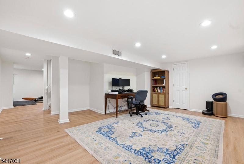 72 Lenox Road Wayne, NJ 07470 - Photo 29 of 44