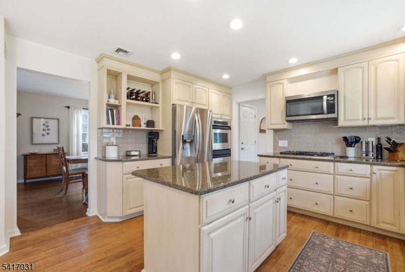 72 Lenox Road Wayne, NJ 07470 - Photo 9 of 44