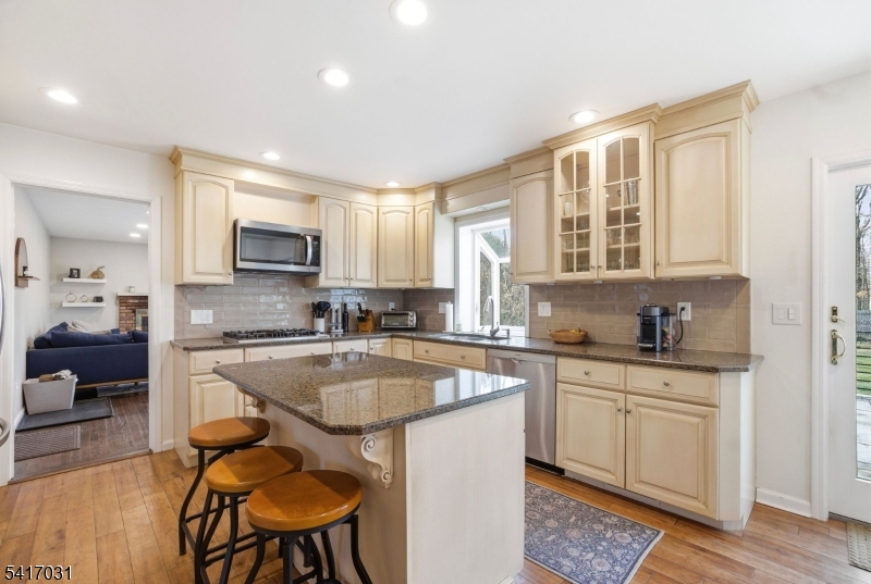 72 Lenox Road Wayne, NJ 07470 - Photo 10 of 44