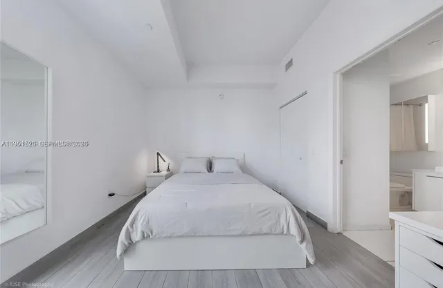 $2,800 | 151 Southeast 1st Street, Unit 1706, Miami, FL 33131