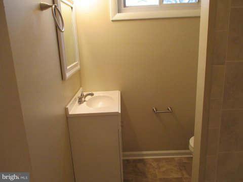 212 Hannes Street Silver Spring, MD 20901 - Photo 14 of 24 Bath