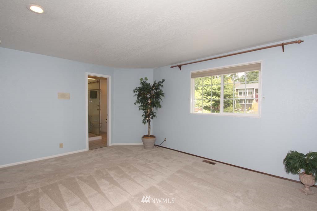 2016 171st Place Southeast Bothell, WA 98012 - Photo 7 of 25 Gallery Image 7