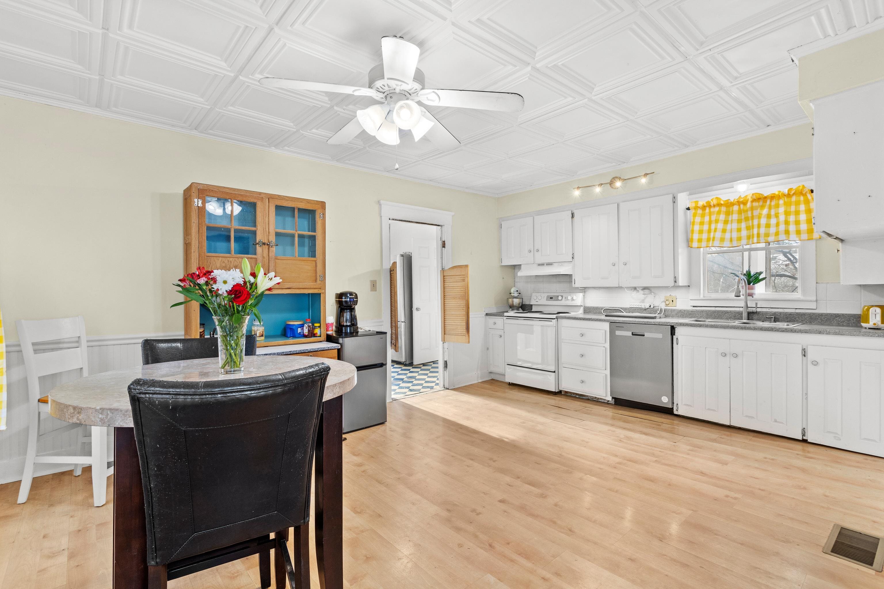 12 South Mast Street Goffstown, NH 03045 - Photo 17 of 59