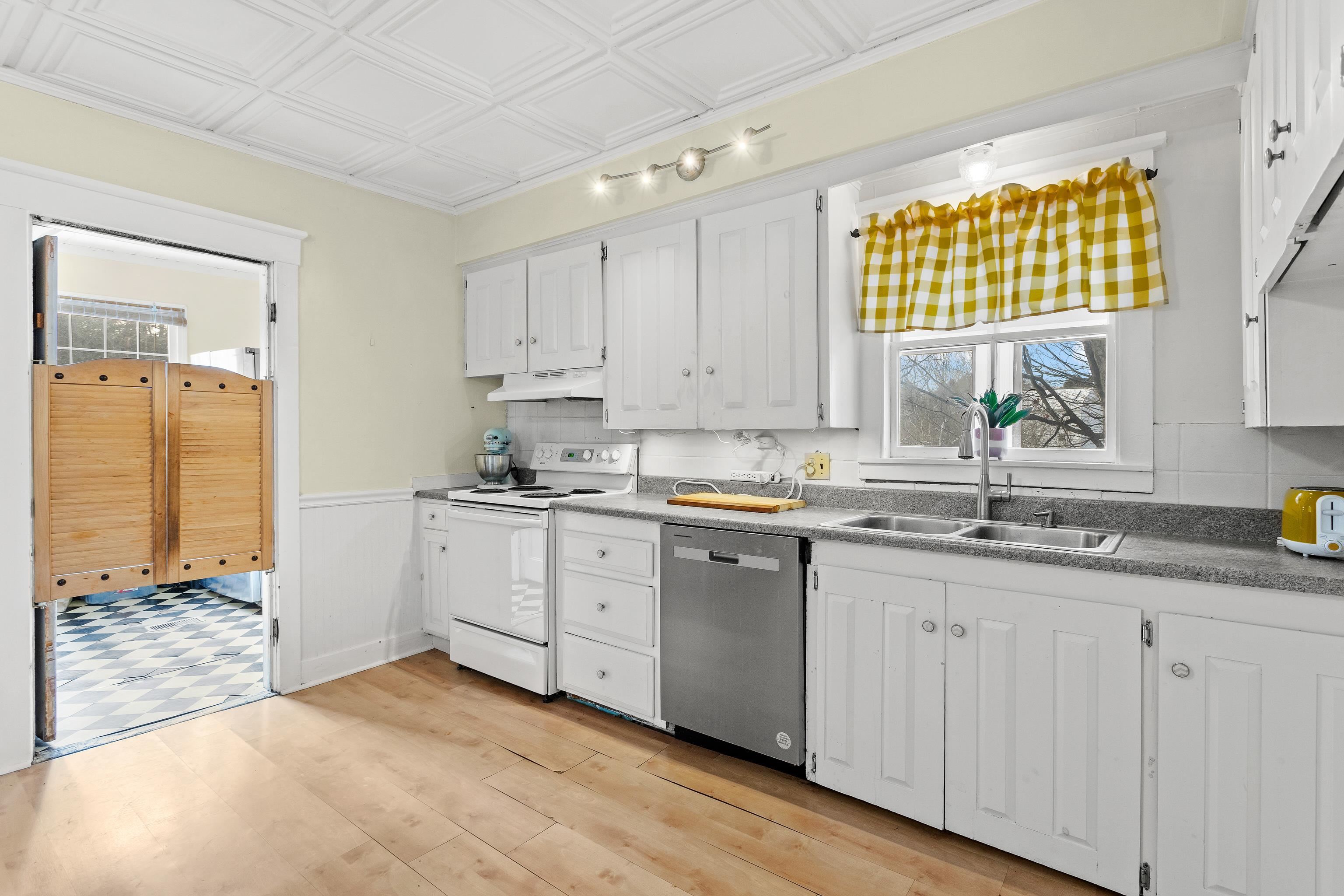 12 South Mast Street Goffstown, NH 03045 - Photo 21 of 59