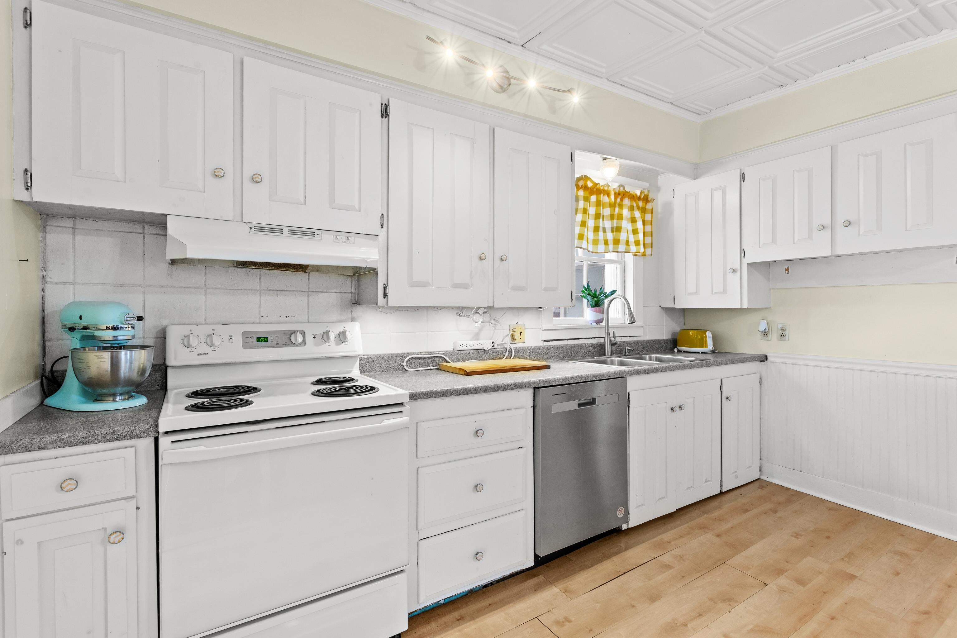 12 South Mast Street Goffstown, NH 03045 - Photo 22 of 59