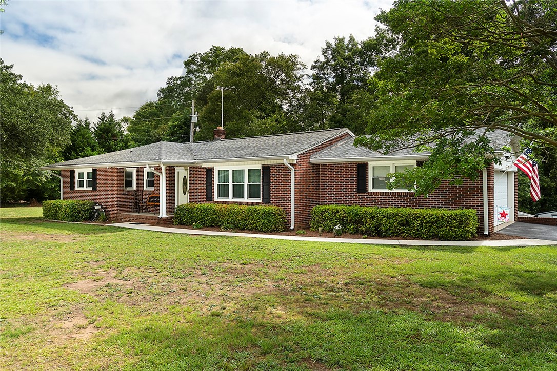 2407 Airline Road Anderson, SC 29624 - Photo 1 of 27
