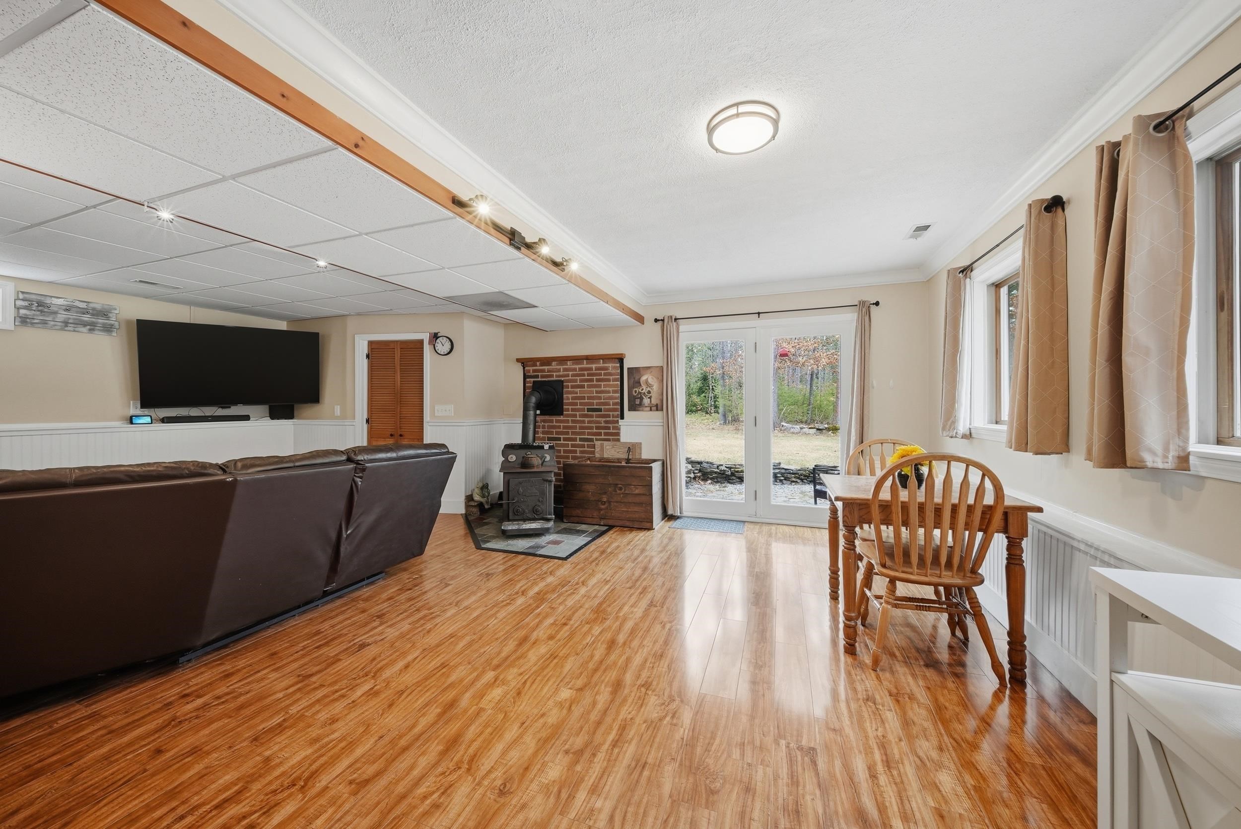 84 Butterfield Mill Road New Boston, NH 03070 - Photo 20 of 37