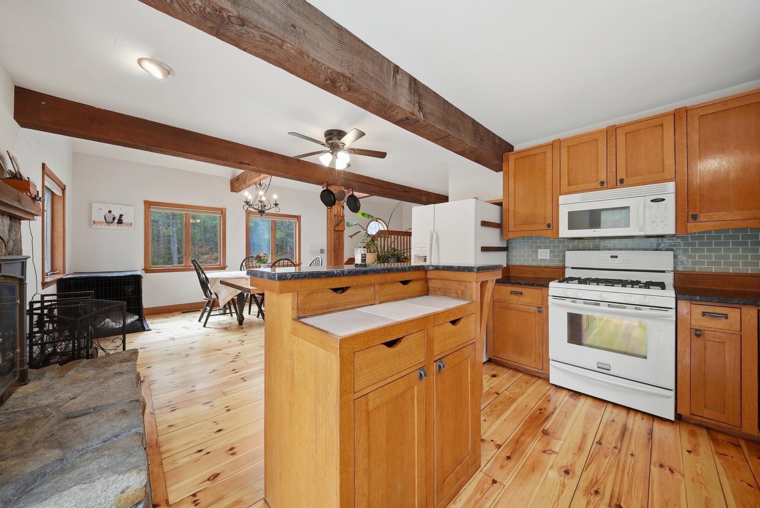 84 Butterfield Mill Road New Boston, NH 03070 - Photo 8 of 37