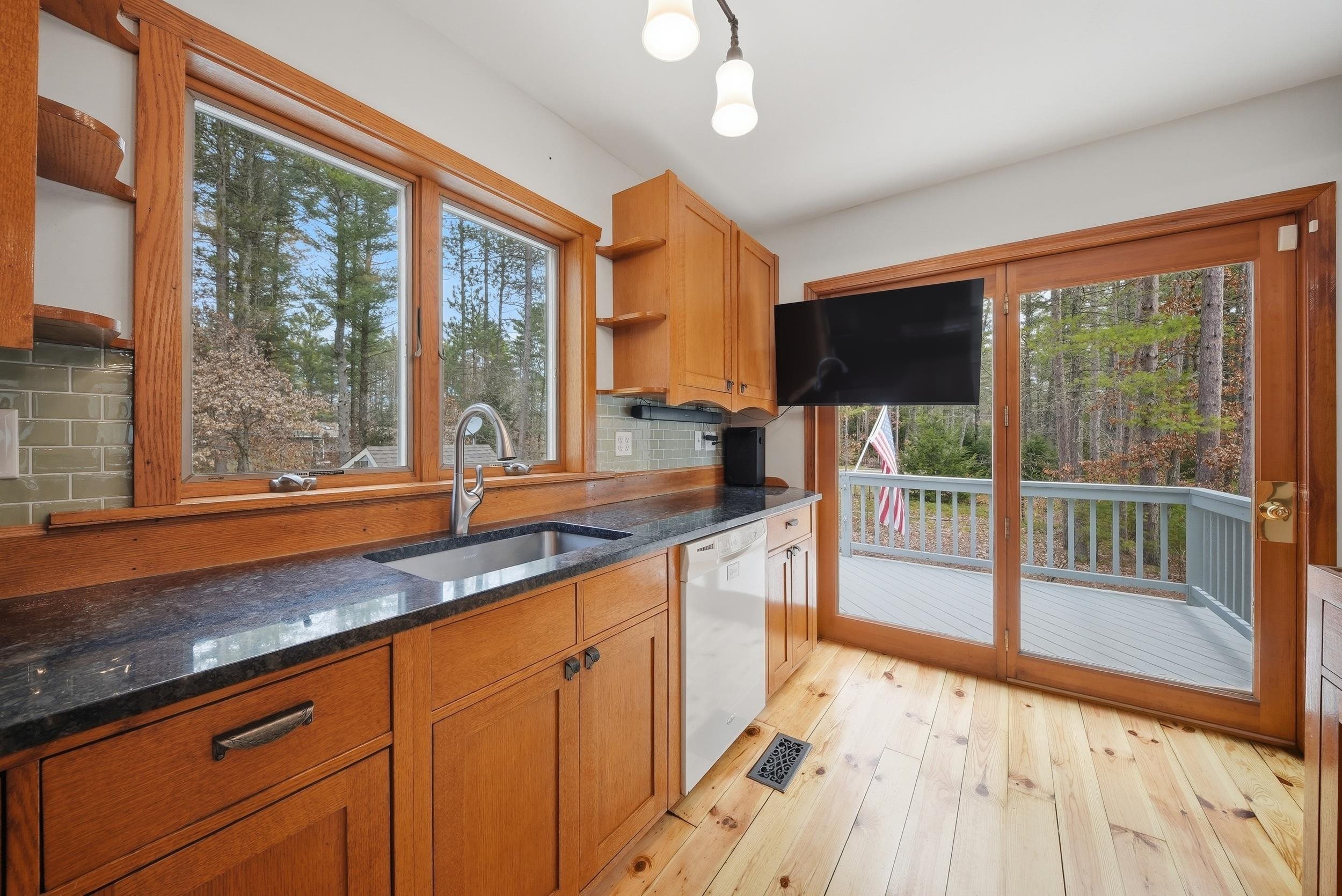 84 Butterfield Mill Road New Boston, NH 03070 - Photo 9 of 37