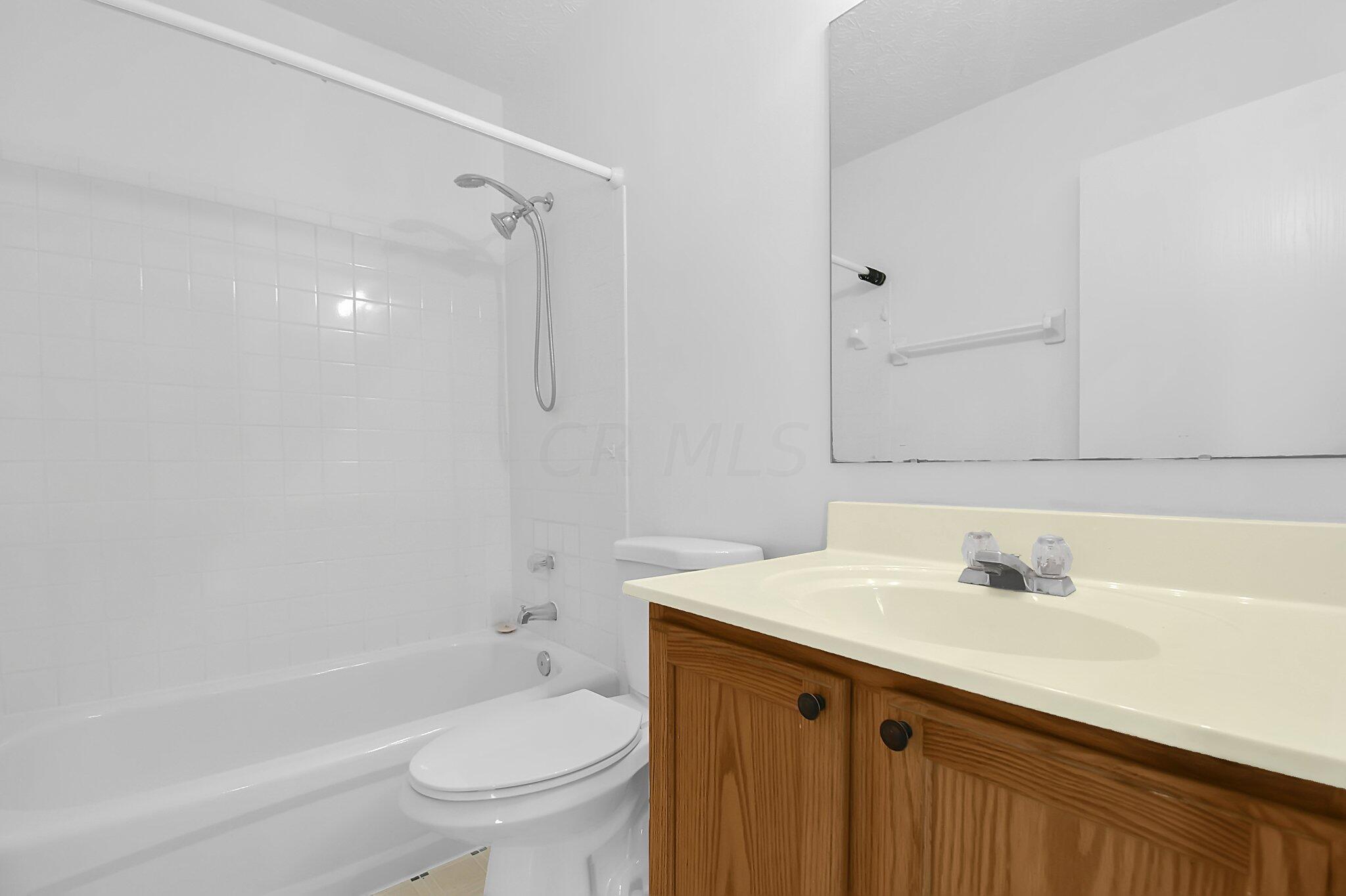 3379 Retriever Road Columbus, OH 43232 - Photo 25 of 34 Hall Bath