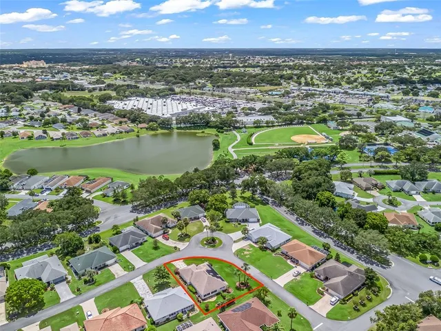 an aerial view of a tennis court