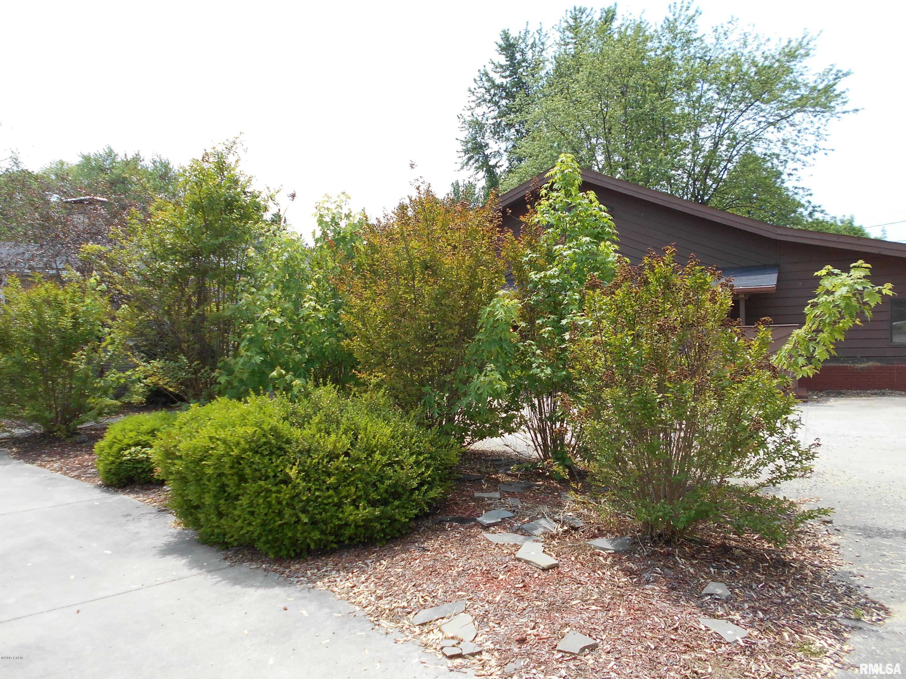 1107 North State Street Flora, IL 62839 - Photo 8 of 50 Gallery Image 8