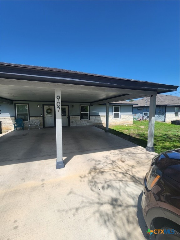 907 East 3rd Street, Unit B Lampasas, TX 76550 - Photo 1 of 19 a view of a porch