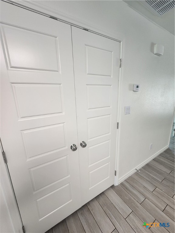 907 East 3rd Street, Unit B Lampasas, TX 76550 - Photo 10 of 19 a view of walk in closet