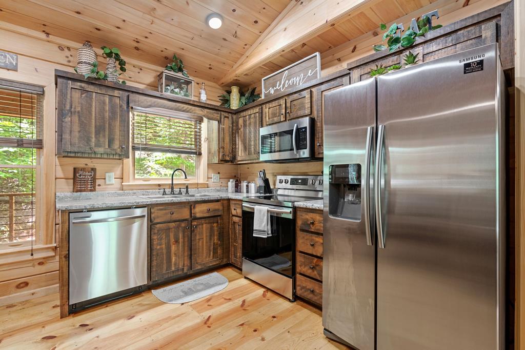 868 Granny Branch Drive Blue Ridge, GA 30513 - Photo 12 of 45 Gallery Image 12