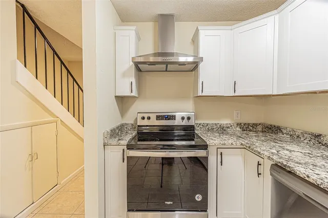 $1,898 | 6218 Oak Cluster Circle, Tampa, FL 33634