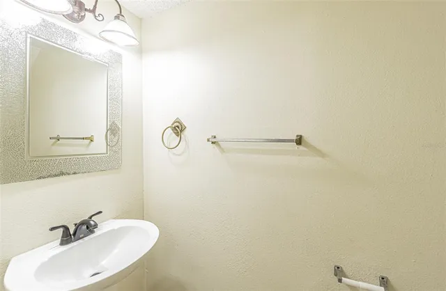 $1,898 | 6218 Oak Cluster Circle, Tampa, FL 33634