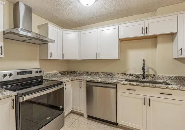 $1,898 | 6218 Oak Cluster Circle, Tampa, FL 33634